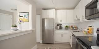 Glenlake Village Apartments Gallery 6