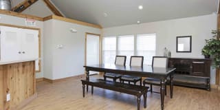 Boston Creek Gallery 19