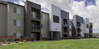 Wilshire Place Apartments Gallery 22