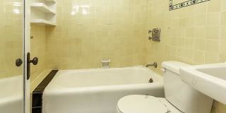 The Kensington Gallery 28