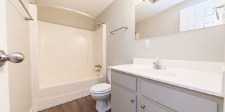 Oakdale Square Apartments Gallery 36