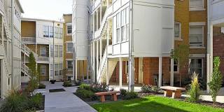 The Kensington Gallery 32