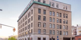 The Metropolitan Gallery 5