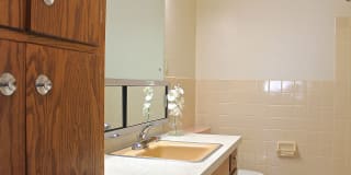 Adeline Apartments Gallery 9
