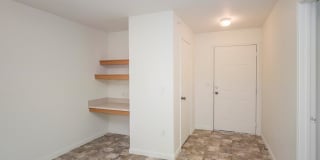 North Oak Crossing Gallery 12