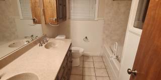 Spacious 3 bedroom, 2 bath Gallery 41