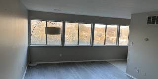 6640 Pearl Rd Gallery 1