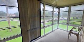 Vista Royal - 2nd Floor Gallery 10