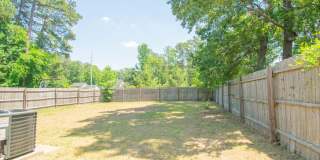 Price Change! 3 Bedroom 2 Bathroom- Pets Considered! Gallery 17