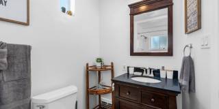 Charming 2 Bed 1 bath "fully furnished monthly rental" in La Jolla Village. Gallery 30