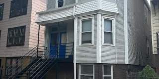 2839 N Southport Avenue Gallery 1