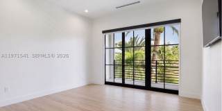 885 NE 76th St Gallery 34