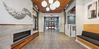 Leva on Market Gallery 20