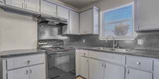 Beautiful 3 bedroom, 2.5 bath Townhome Gallery 5
