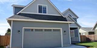 Stunning 5 Bed / 3.5 Bath Executive Home with Two Primary Suites! Gallery 1