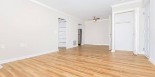 Huntington Square Gallery 21