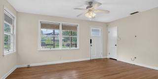 Charming Riverside Home! Gallery 9