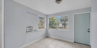 1527 Gardenia Avenue Gallery 27