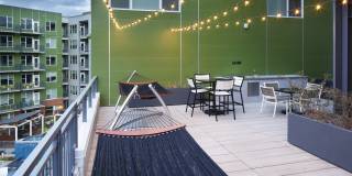 AMLI Riverfront Green Gallery 13