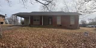Knoxville 37915 - 4 bedroom 2 bath - call Howard Grower 865-705-0969 Gallery 1
