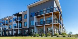 Taryn at 401 Gallery 1