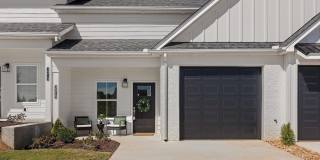 NEW 2 Bedroom Townhome in Cleveland! Gallery 1