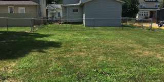 1511 Ripley Street , a large 3 bedroom with fence yard Gallery 5