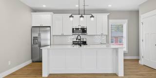*August 2027* - Newly Built New 5 Bed, 5 Bath Townhome Near Campus! Gallery 5
