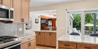 205 Pine Avenue Gallery 7