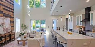 Bold Contemporary Sarasota Luxury Home. 4 Beds/ 4 Baths. Private Pool and Summer Grill. Gallery 15