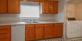 Great 3 Bedroom, 2 Bath - Just Off 17th St! *2027* Gallery 4