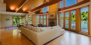 Custom Built Bainbridge Island Waterfront Home with Dock Gallery 4
