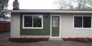 4 bedroom 2 bath house in Holbrook Heights- Concord Gallery 1