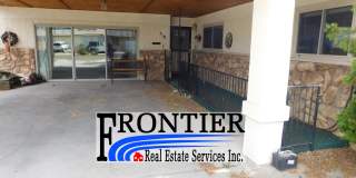 Comfy 3 bed 2 bath Gallery 1