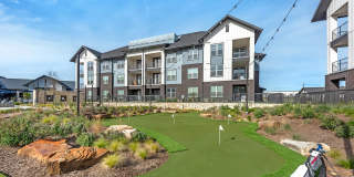 The Howard Gallery 14