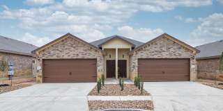 AVAILABLE NOW! GORGEOUS 3 BEDROOM DUPLEX LOCATED IN CONVERSE, TX! Gallery 1