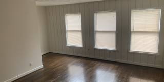 4420 Roseland Street Gallery 3