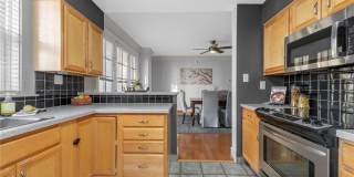 5510 Waterman Boulevard Gallery 20