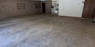 One level Boulder City lakeside & pool Gallery 9
