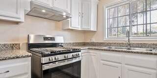 2151 Glendon Avenue Gallery 8