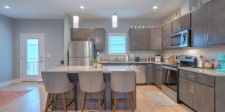 Furnished - 4- Bedroom Townhome - Perfect for Roommates Gallery 16