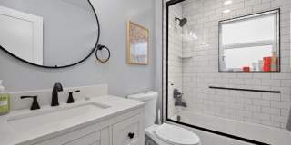 Spacious 4BR House in Denver Gallery 16