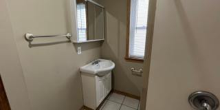 Gorgeous 2 Bedroom House with Massive Two Car Garage! Apply Today! Gallery 8