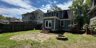 3 BR/ 2BA Central Gardens Bungalow Gallery 29
