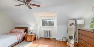 Oakenshawe 5-Bedroom, 2-Bathroom Home Close to Johns Hopkins Gallery 20
