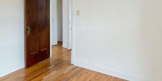3521-29 1/2 N Broadway Gallery 12