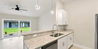 736-738 Gilbert Avenue S Gallery 35