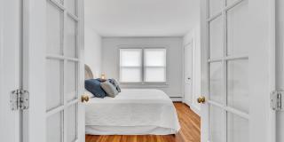 1227 Bay Avenue Gallery 16