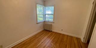 Four Bedroom Two Bath House - Great Location! Gallery 16