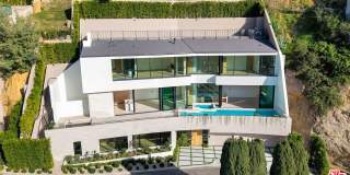 8765 Hollywood Boulevard Gallery 1